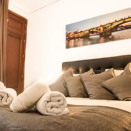 Alohamundi Castilla I Apartment Seville